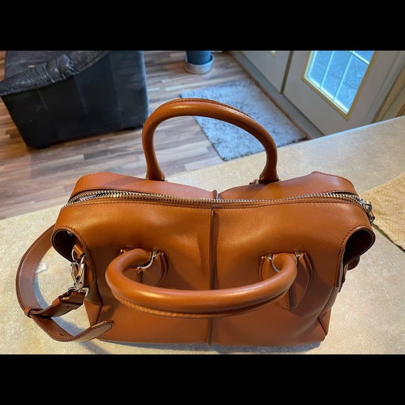 Tod's leather D-styling mini bowling tote - Picture 3 of 13
